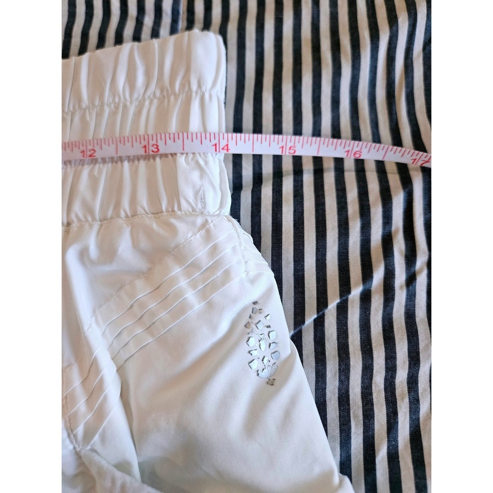 FP Movement Get Your Flirt On White Athletic Shorts Women's Size Small Ruffled - Picture 4 of 4